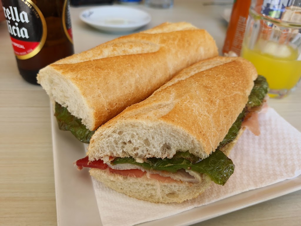Bar el tinglado de oscar — Comida y bebida