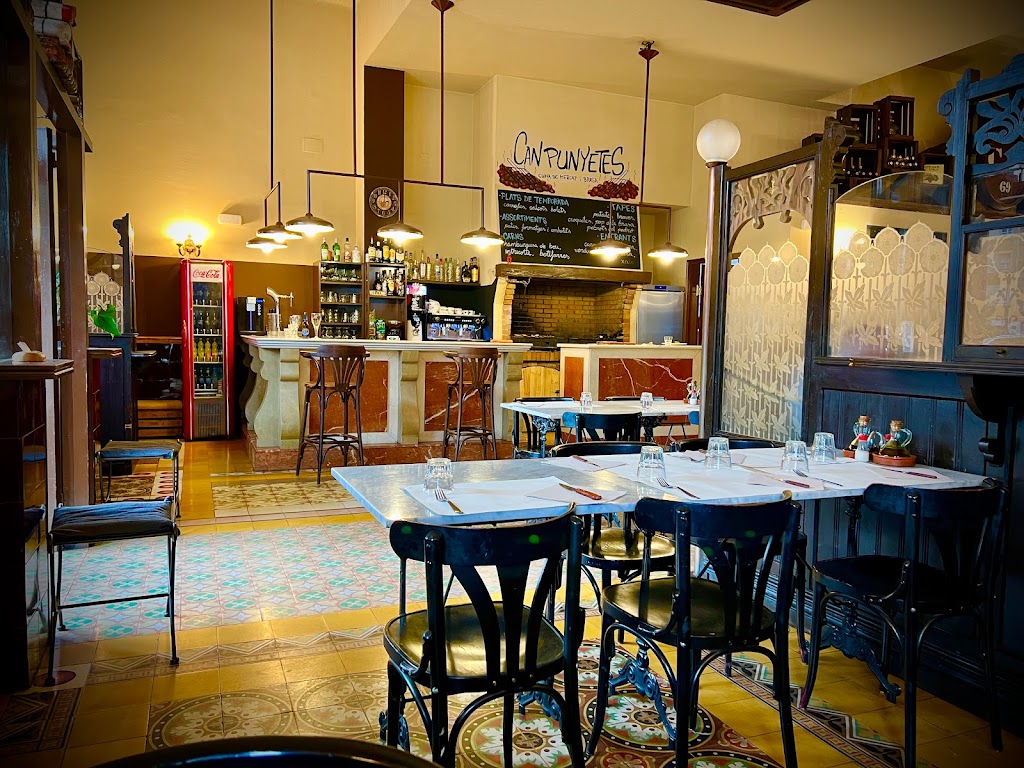 Figueres Can Punyetes — Ambiente