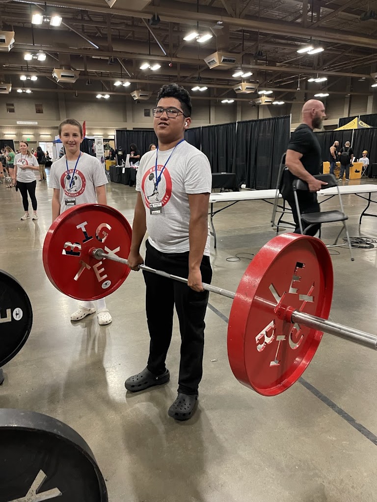  Huszka Weightlifting Club