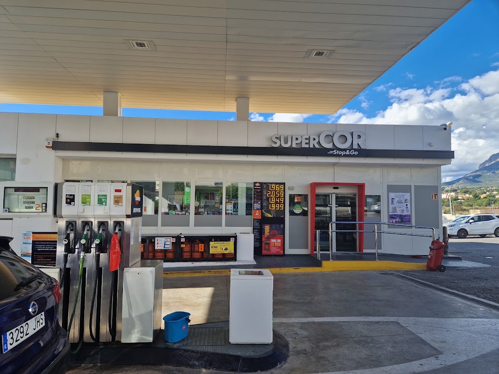 Estacion de Servicio Repsol — Exterior