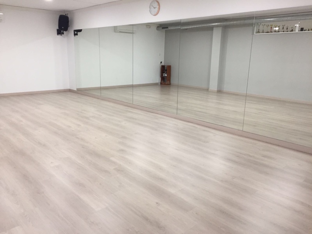 ESCOLA DE BALL SARAY GOMEZ