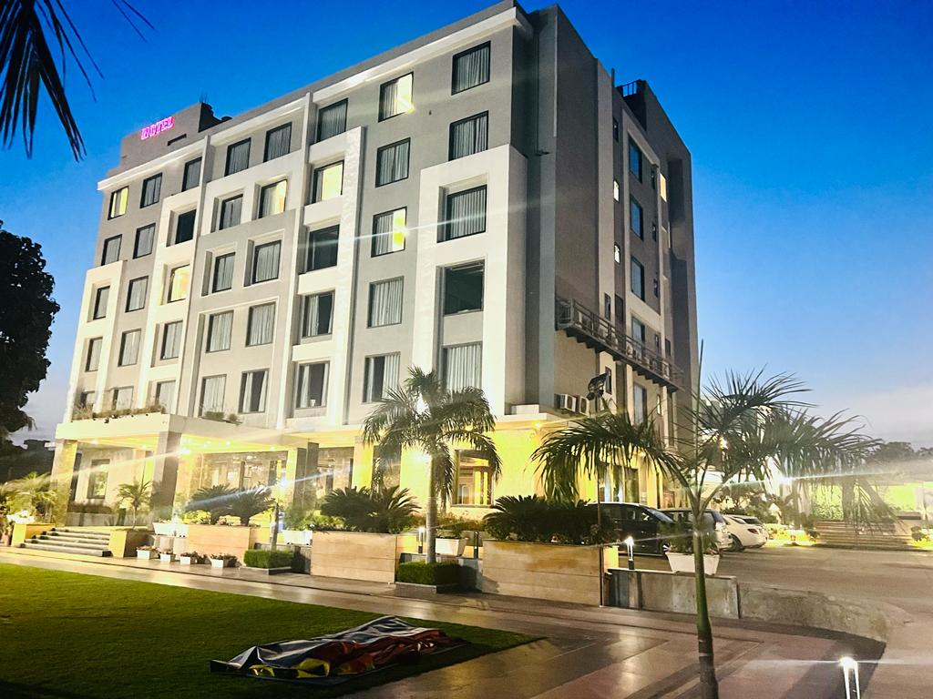 Love Kush Hotel