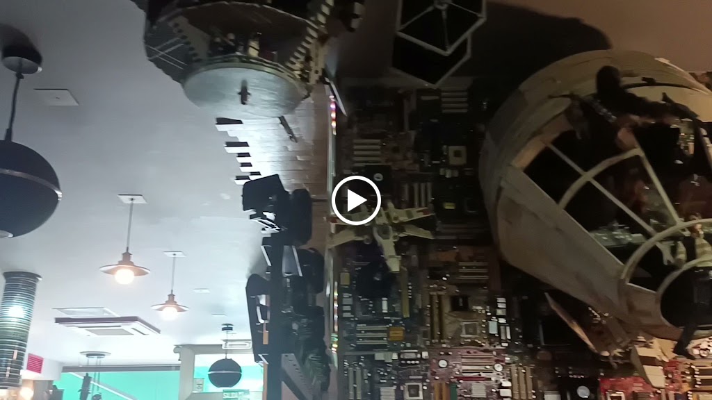 Bar Restaurante 8 MM — Videos