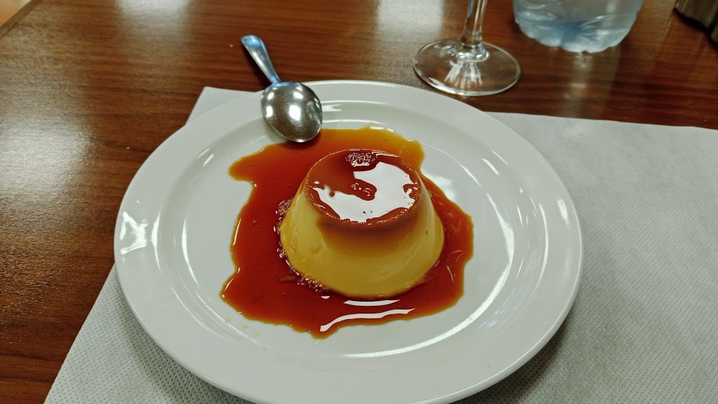 Restaurante Roques Planes — Comida y bebida