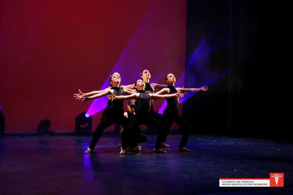 ESTUDIO 4, Escuela de Danza y Academia de Baile — Danza