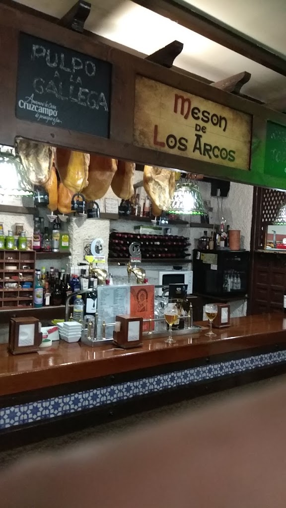Meson "Los Arcos" — Ambiente
