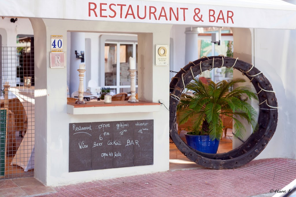 The Village Ibiza - Bar & Restaurant in Siesta, Santa Eulalia