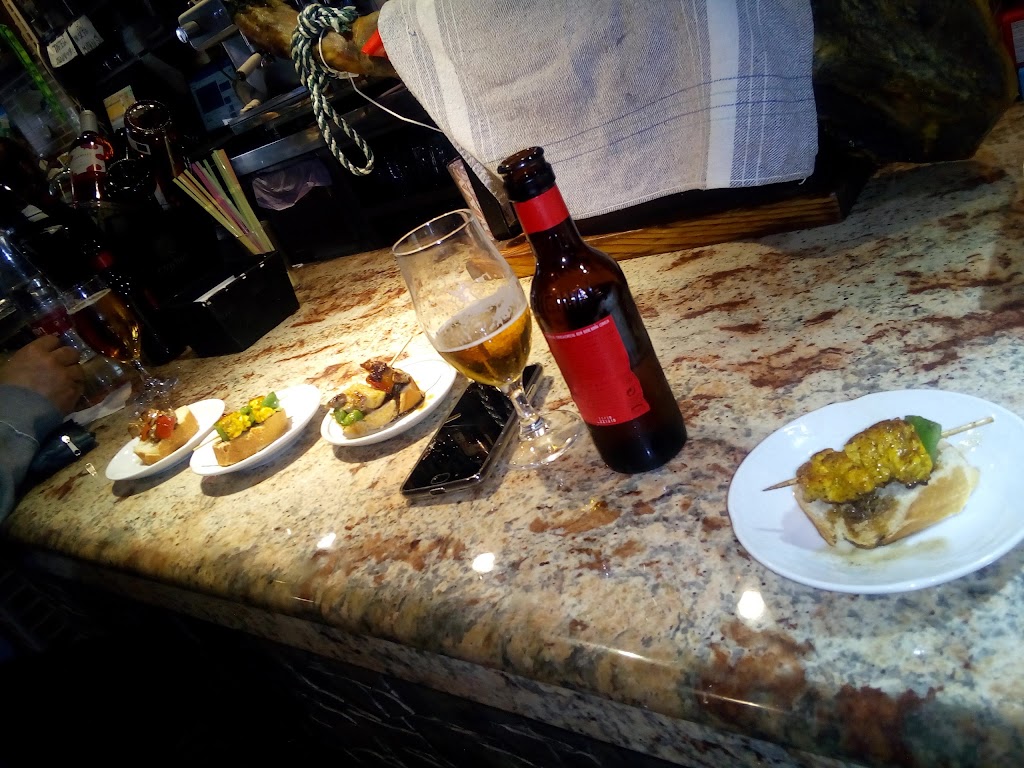 Bar Girona — Comida y bebida