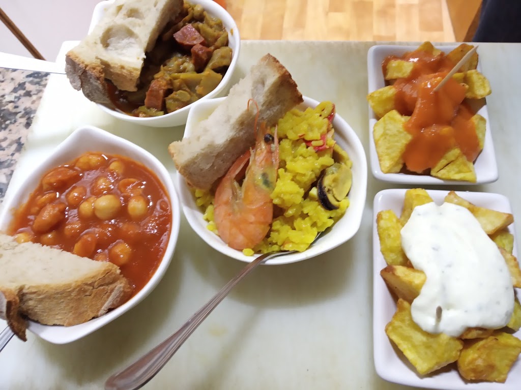 Cafe-Bar Pastor — Comida y bebida