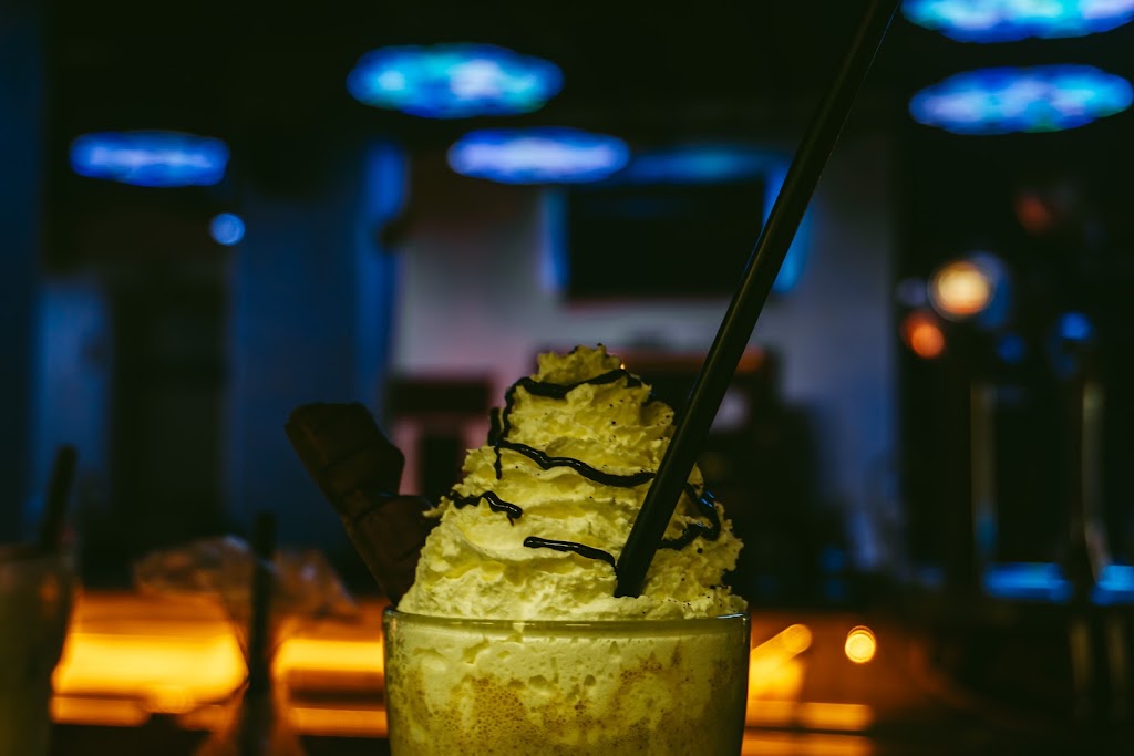 SHISHA LUX — Comida y bebida