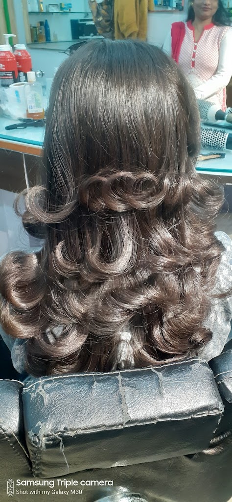 Shamsher Hair Beauty Make Up