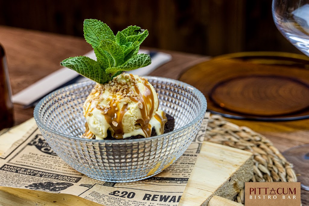 PITTACUM Bistro Bar — Comida y bebida