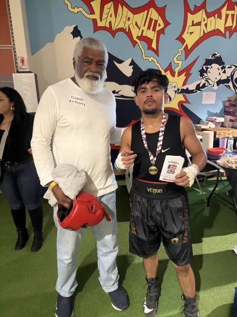  CHAMPION HOLT BOXING