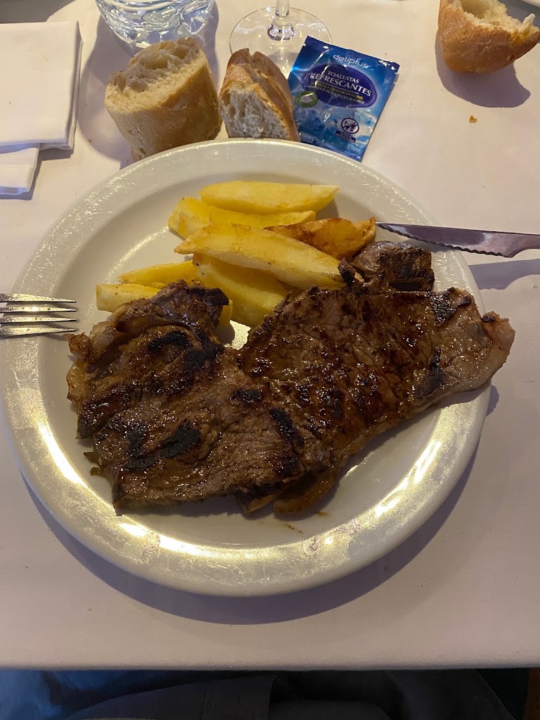 Restaurante La Endrina — Comida y bebida