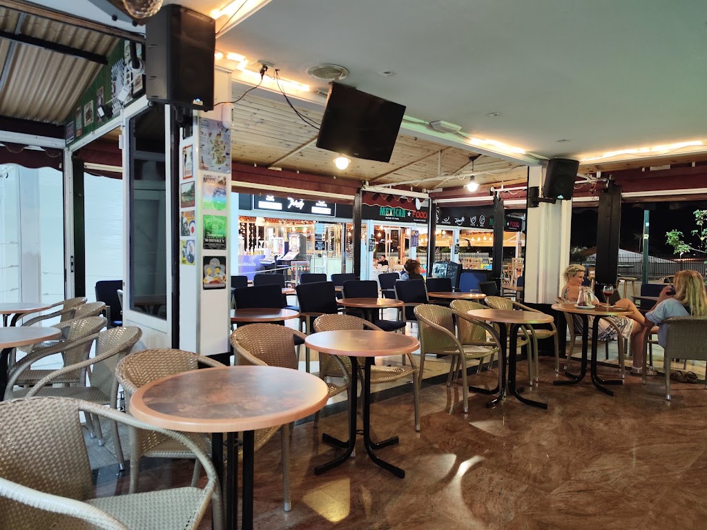 Al's Bar — Ambiente