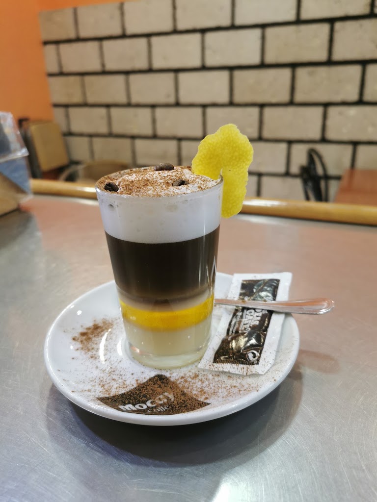 Bar Cafeteria El Guanche — Comida y bebida