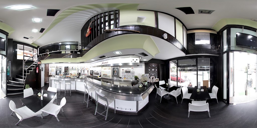 Aromas Cafe Bar — Ambiente