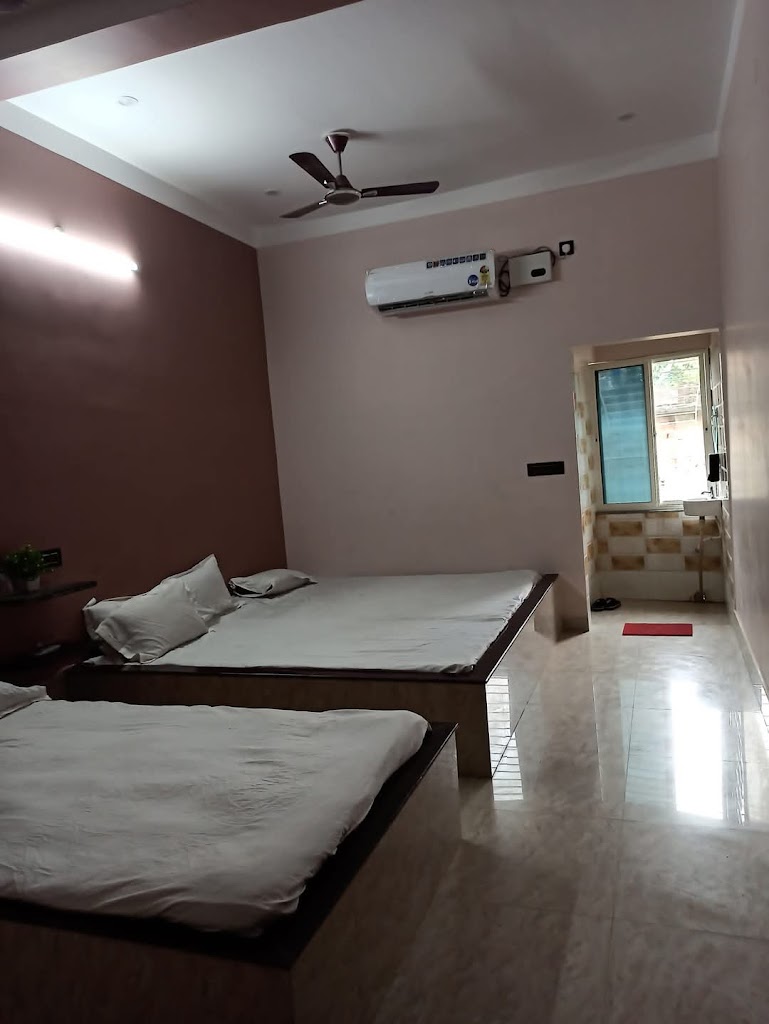 Hotel Lakhdatar