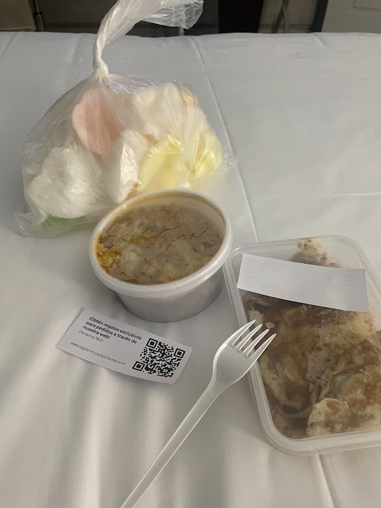 Restaurante la Gran Muralla Oriental — Comida y bebida