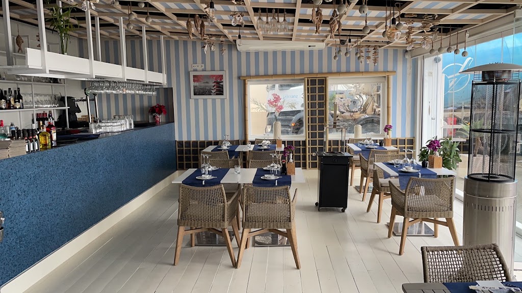Sushi Bar JT Ryokucha — Ambiente