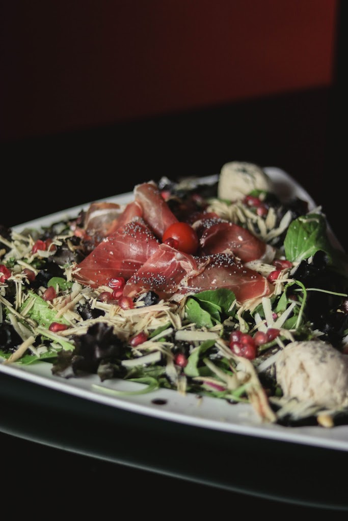 Vin up Toneles — Comida y bebida