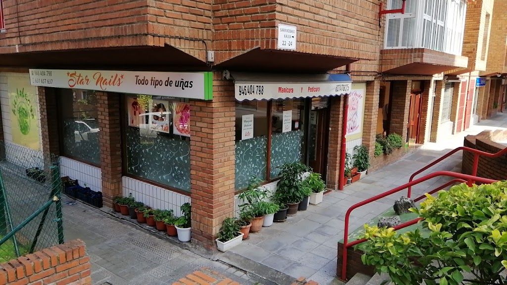 "Star Nails" — Exterior