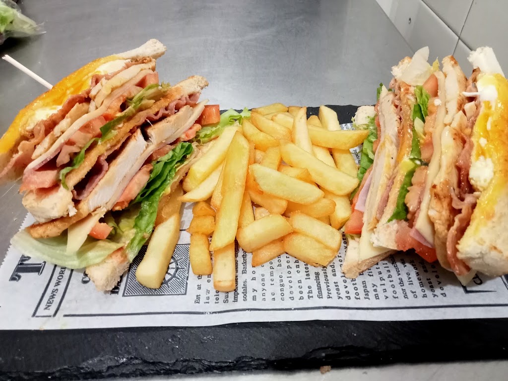 Cafe Bar Avila 2 — Comida y bebida