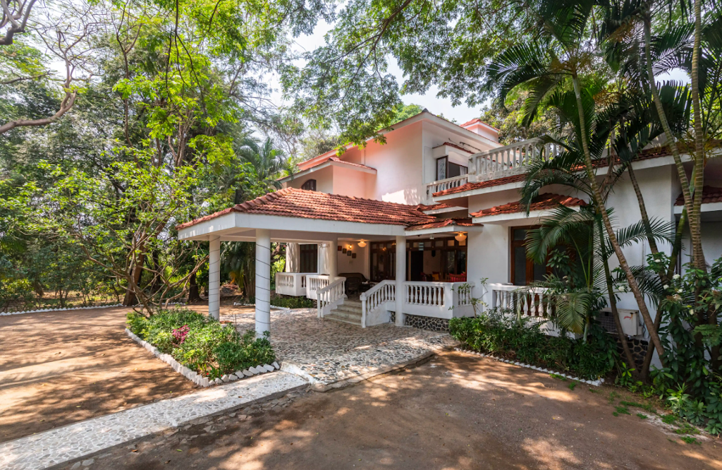 Saffronstays Chikoo Wadi 3 Bdr Pool Villa In Palghar