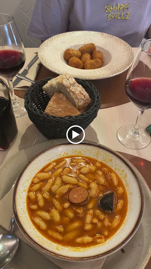 Restaurante La Comtienda — Videos