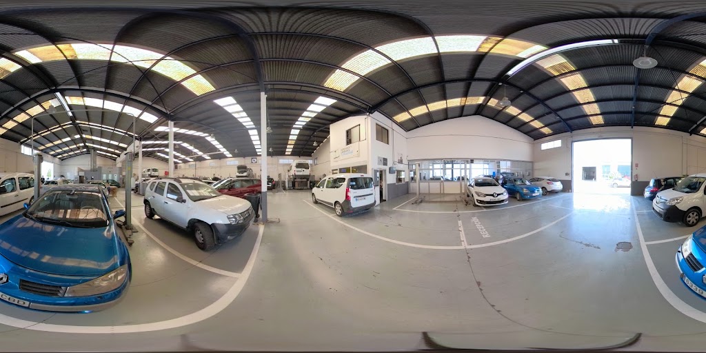 Renault y Dacia Fabian Arenas Motril — Interior