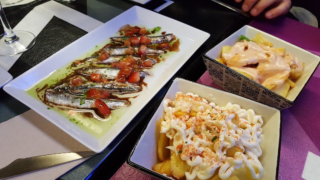 Cafeteria La Tazzina — Comida y bebida