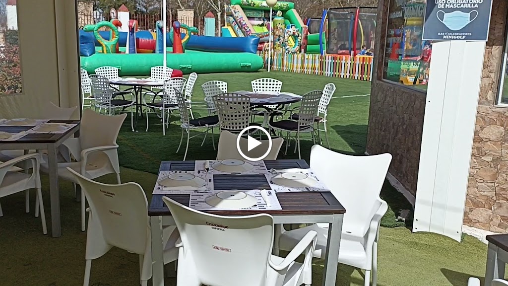 Bar y Celebraciones Minigolf — Videos