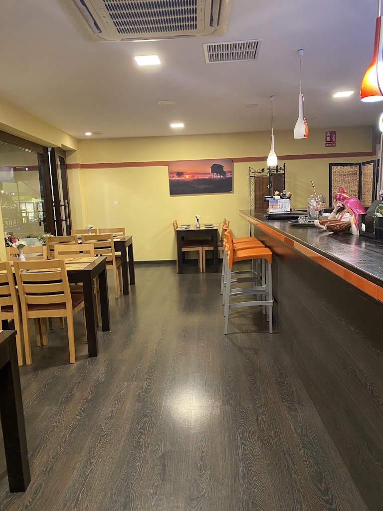 Bombay Tacos Lo Pagan — Ambiente