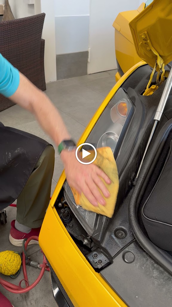 Maxi Wash Detailing Center — Servicio de lavado de coches