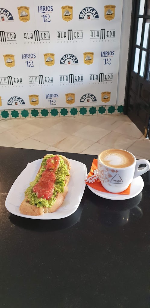 Cafeteria Alameda — Comida y bebida