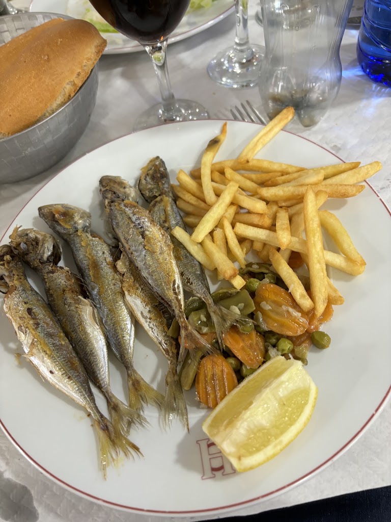 HOTEL-RESTAURANTE OVERA S.L. — Comida y bebida