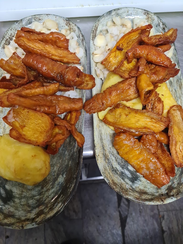 La Palmera 2 — Comida y bebida