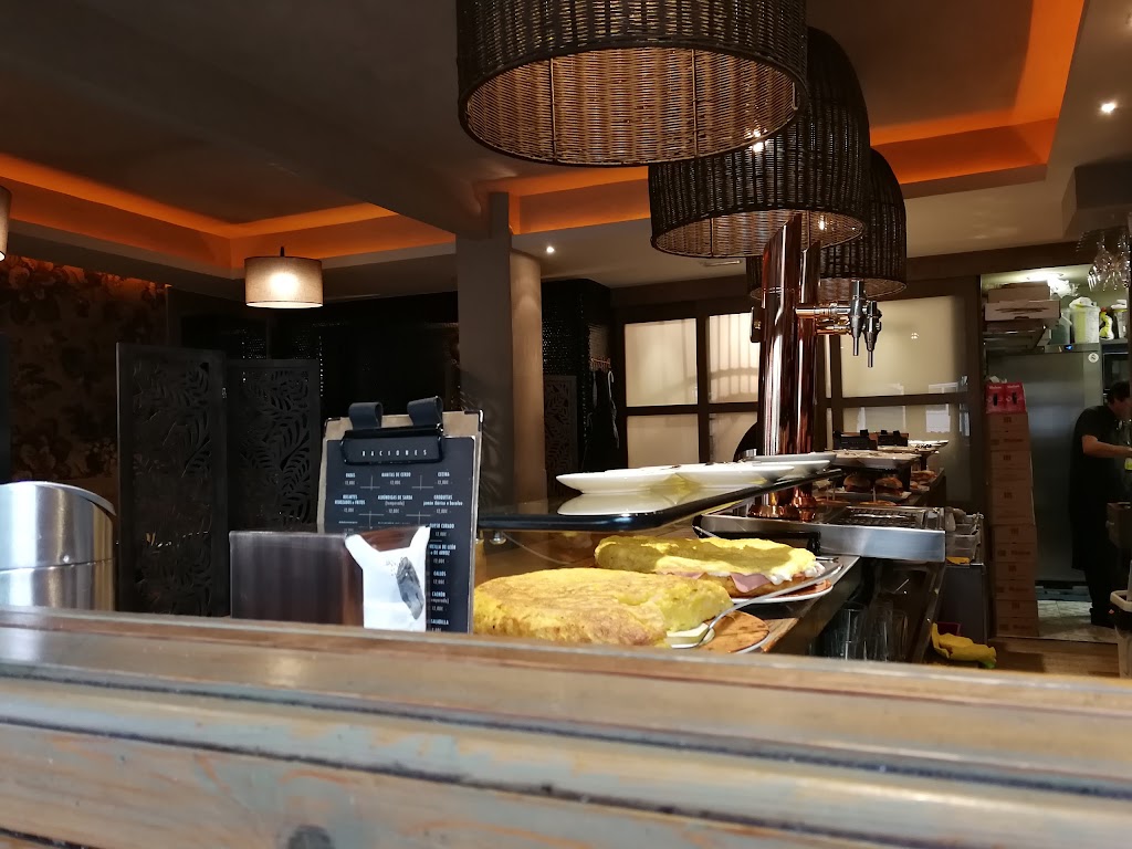 La Jara Cafe Bar — Ambiente