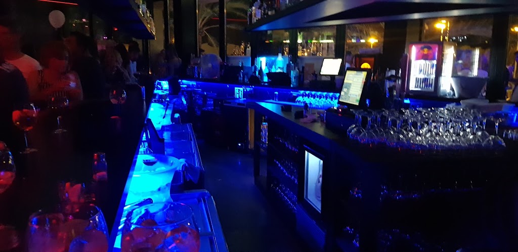 Cafe Milano — Ambiente