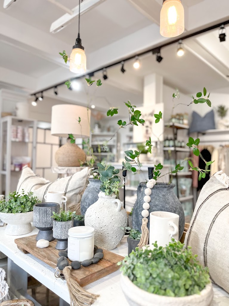 Beach Grove Café & Boutique in Delta