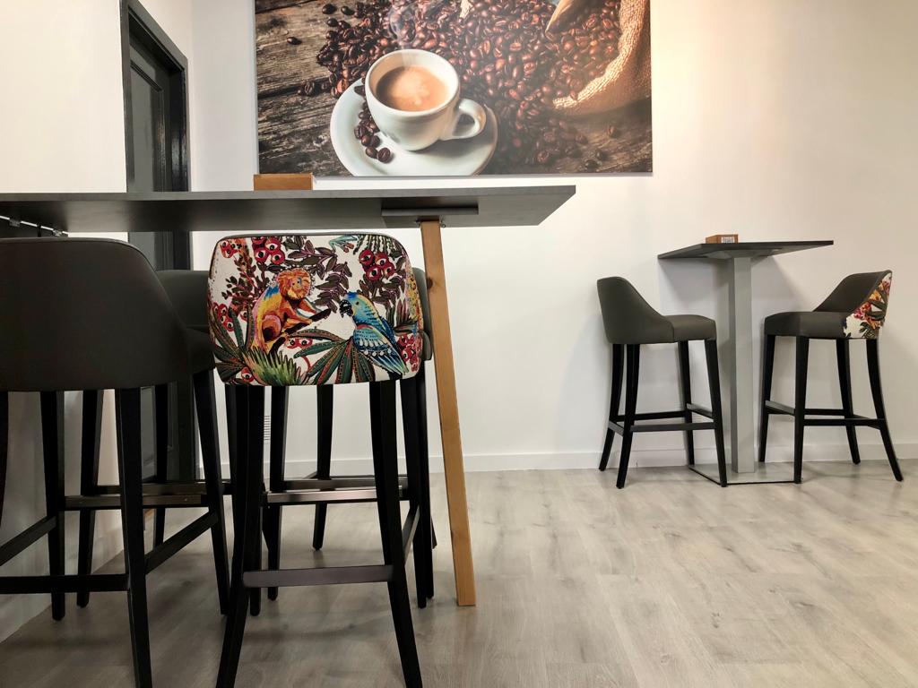 Cafeteria Cockteleria Luismi — Ambiente