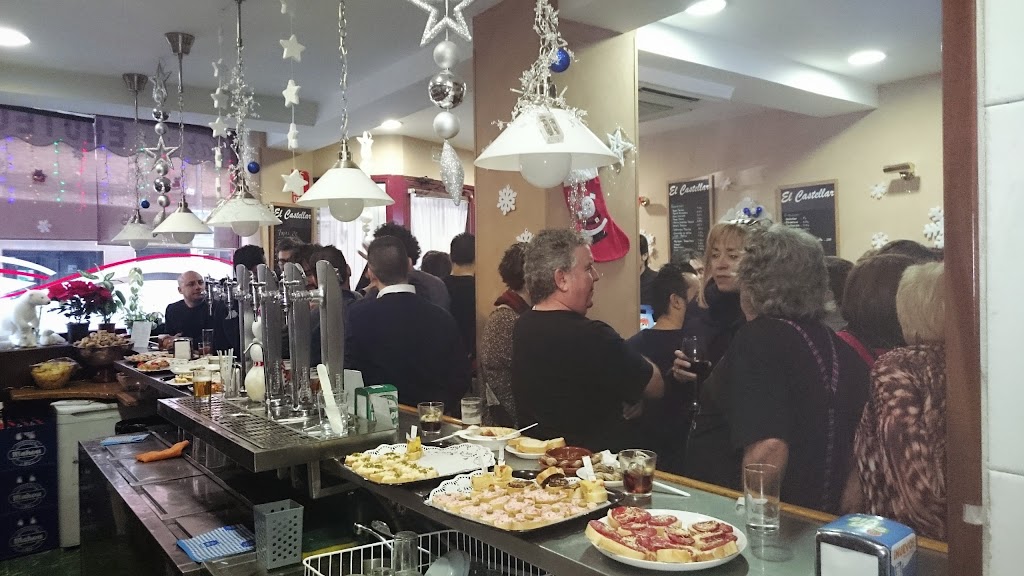 Enoteca El Castellar — Comida y bebida