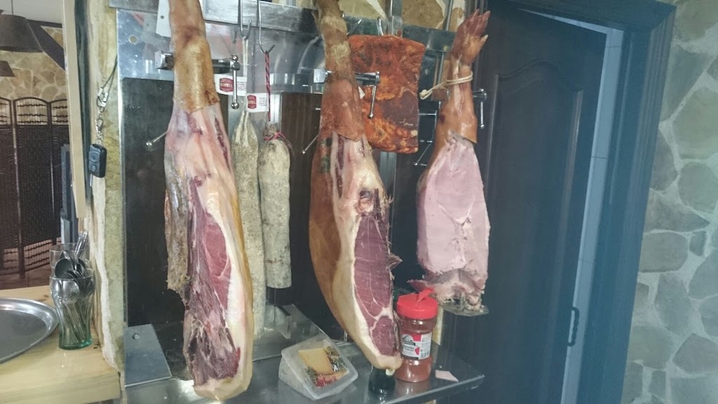 Restaurante Meson Karlos — Comida y bebida