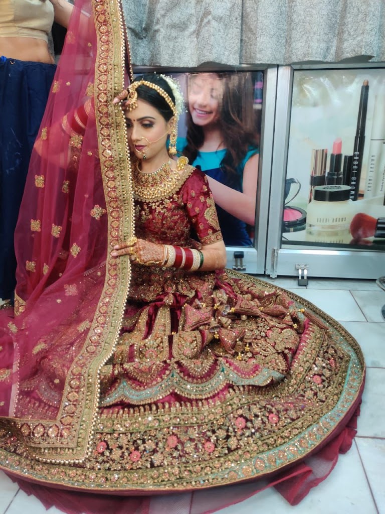 Smile Beauty Parlour