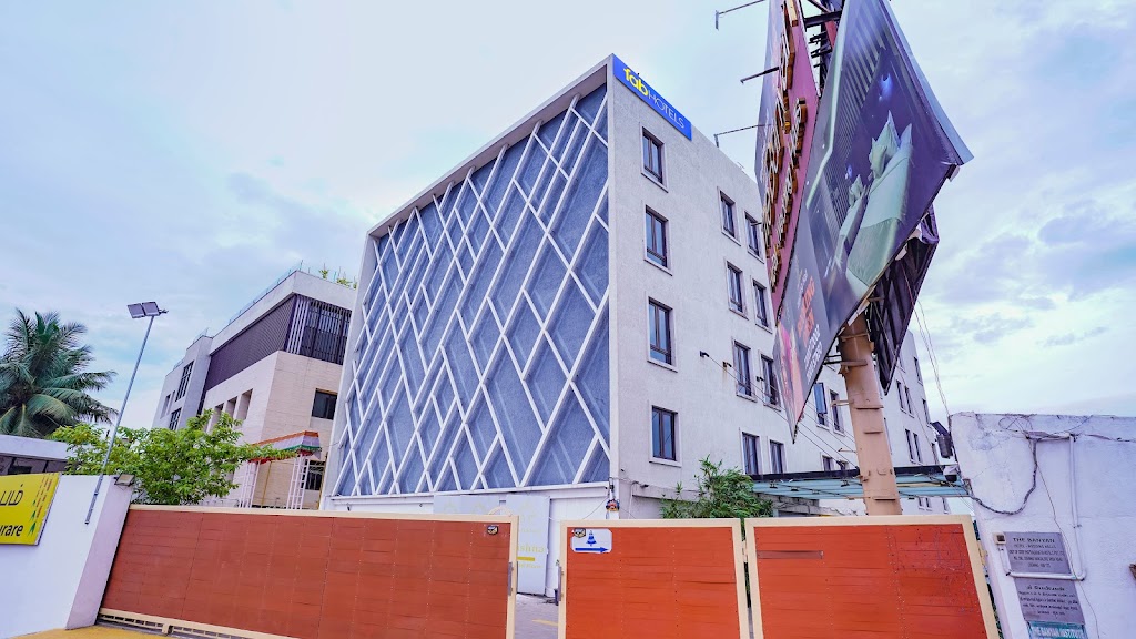 Fabhotel The Banyan