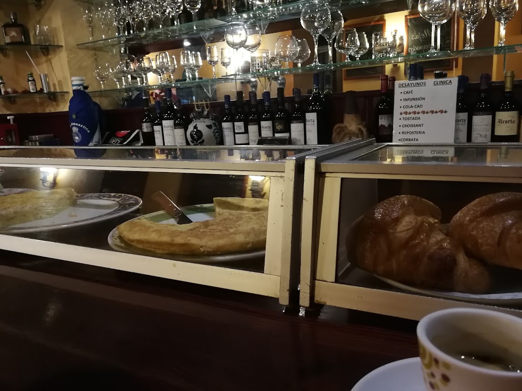 Cafe bar Iguna — Ambiente