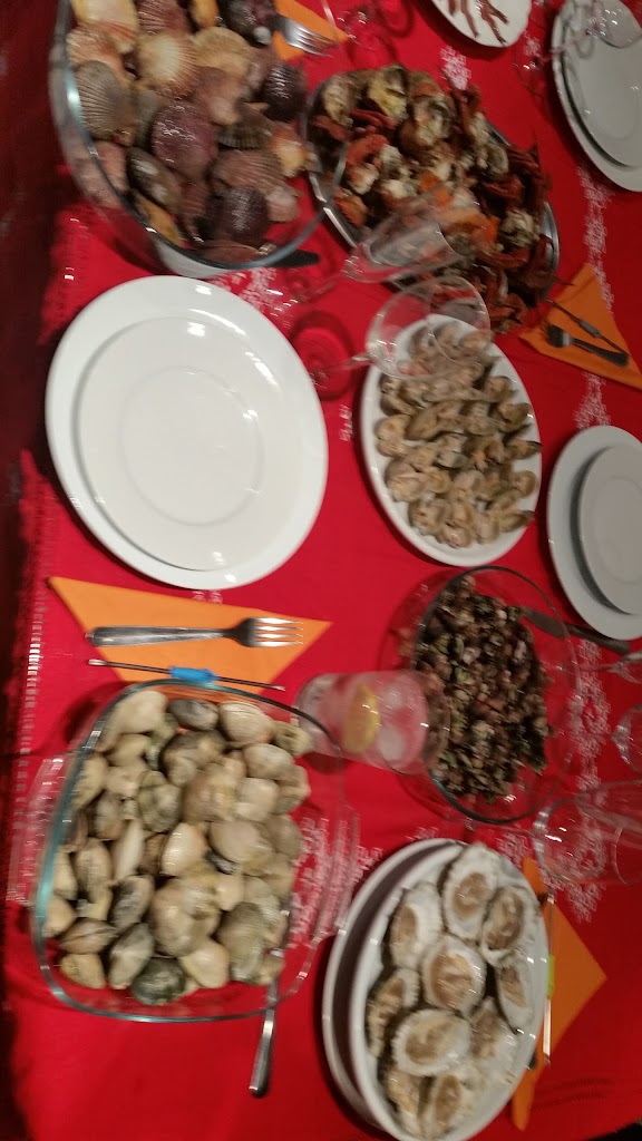 PINTXOS, Tapas y Futbol — Comida y bebida