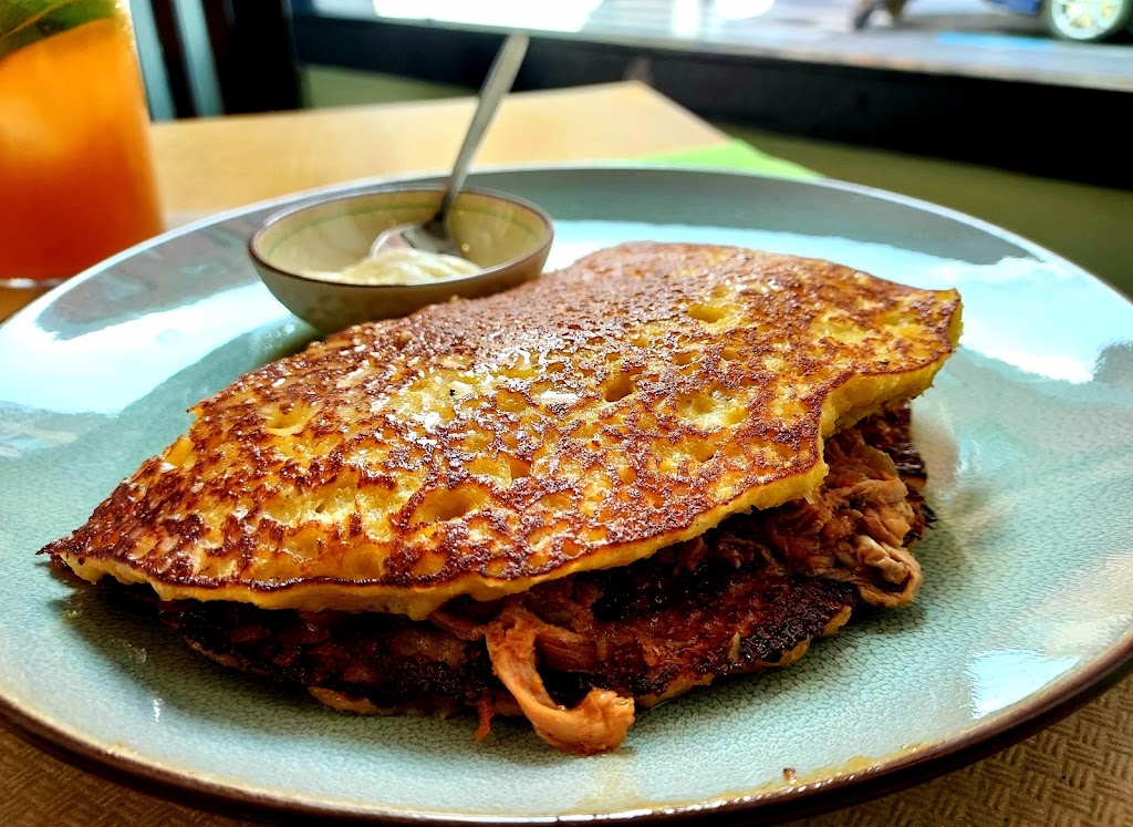 La'rrecha — Comida y bebida