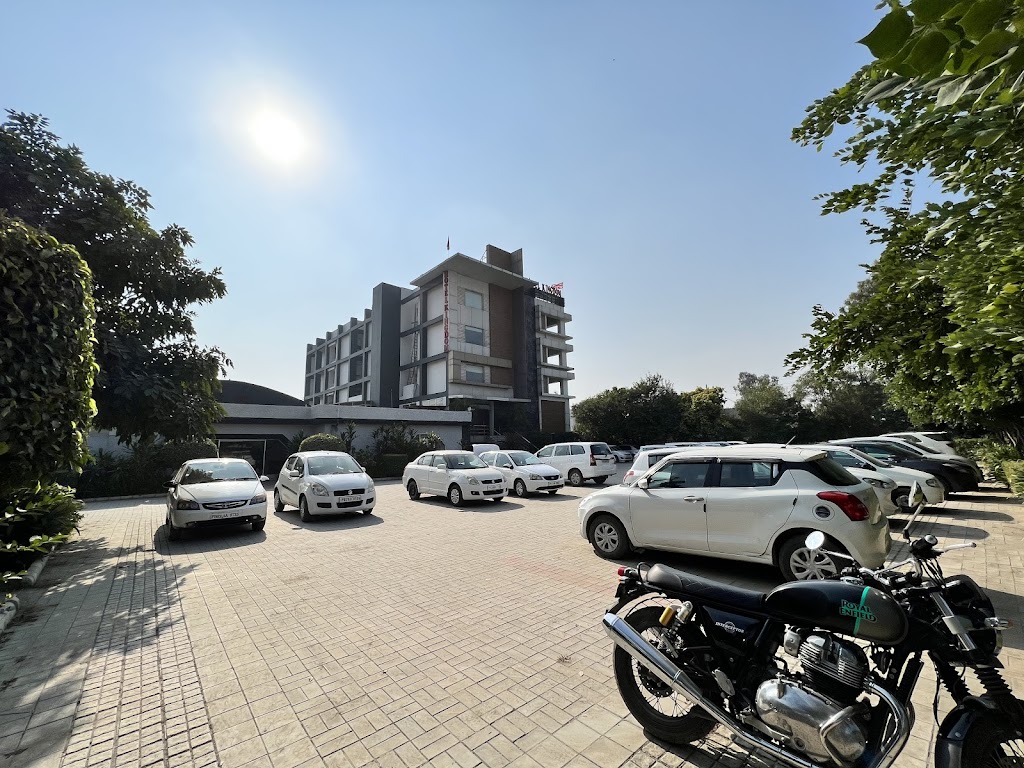 Kingdom Hotel Moga