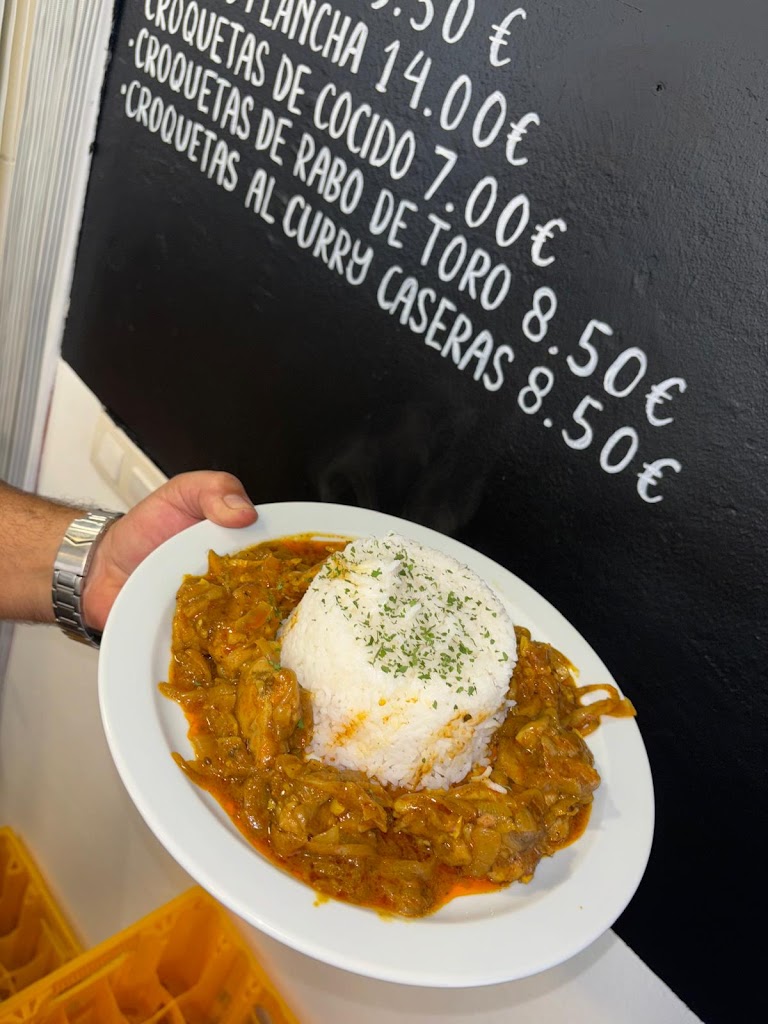 Bar Can Jimenez — Comida y bebida